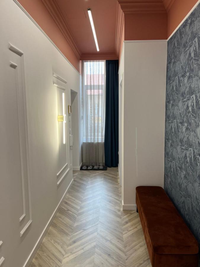 Central Gallery Apartment Debrecen Exterior photo